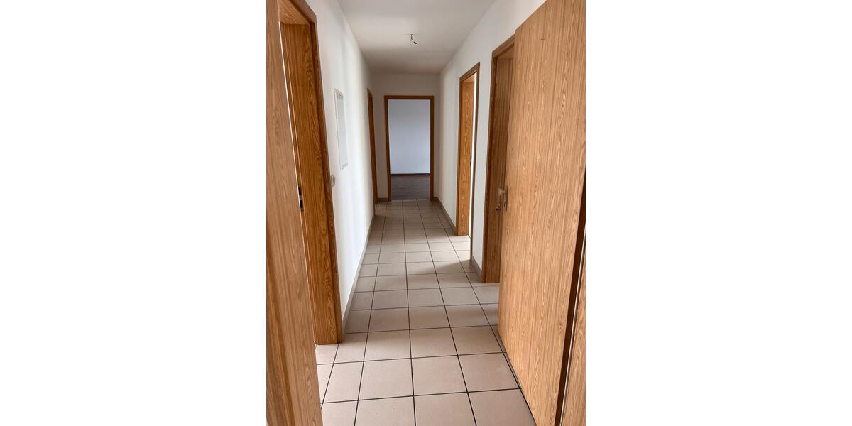 Dachgeschoßwohnung Speichersdorf - 3 Zimmer, 85 m&sup2;, 650&euro; | Angebot:27569152
