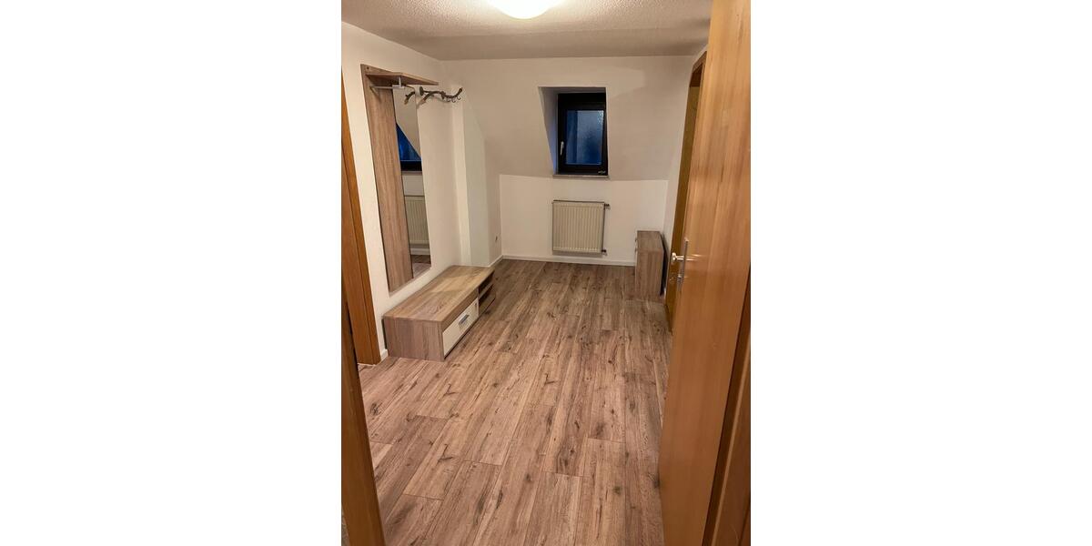 Dachgeschoßwohnung Bad Berneck im Fichtelgebirge - 3 Zimmer, 75 m&sup2;, 650&euro; | Angebot:27540867