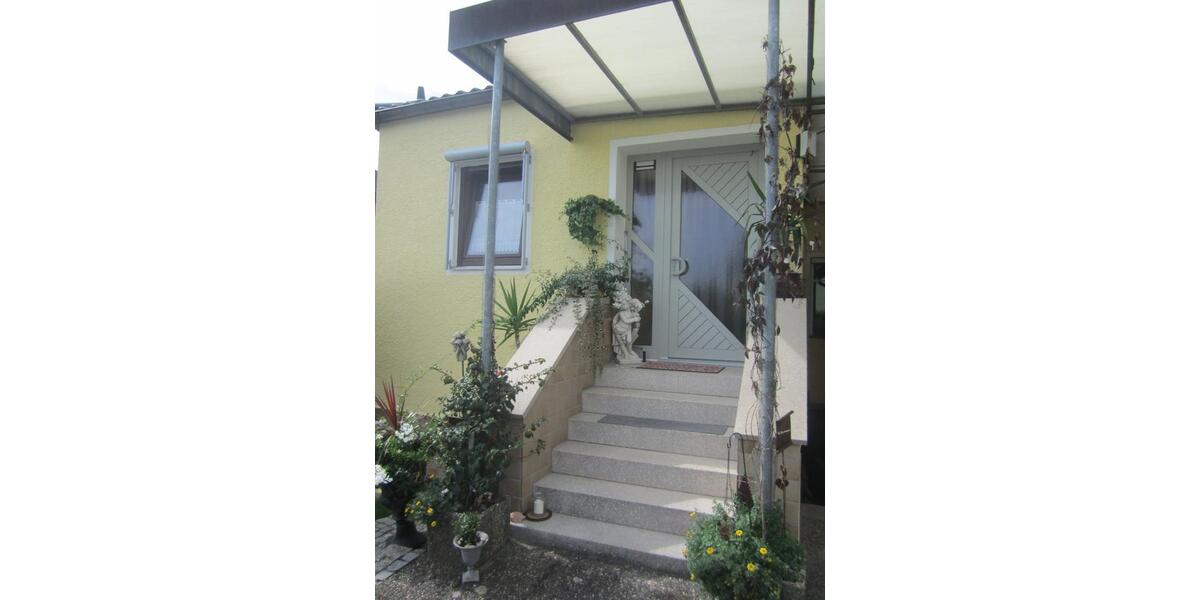 Hochparterre Kulmbach Blaich - 2 Zimmer, 51 m&sup2;, 565&euro; | Angebot:27590055