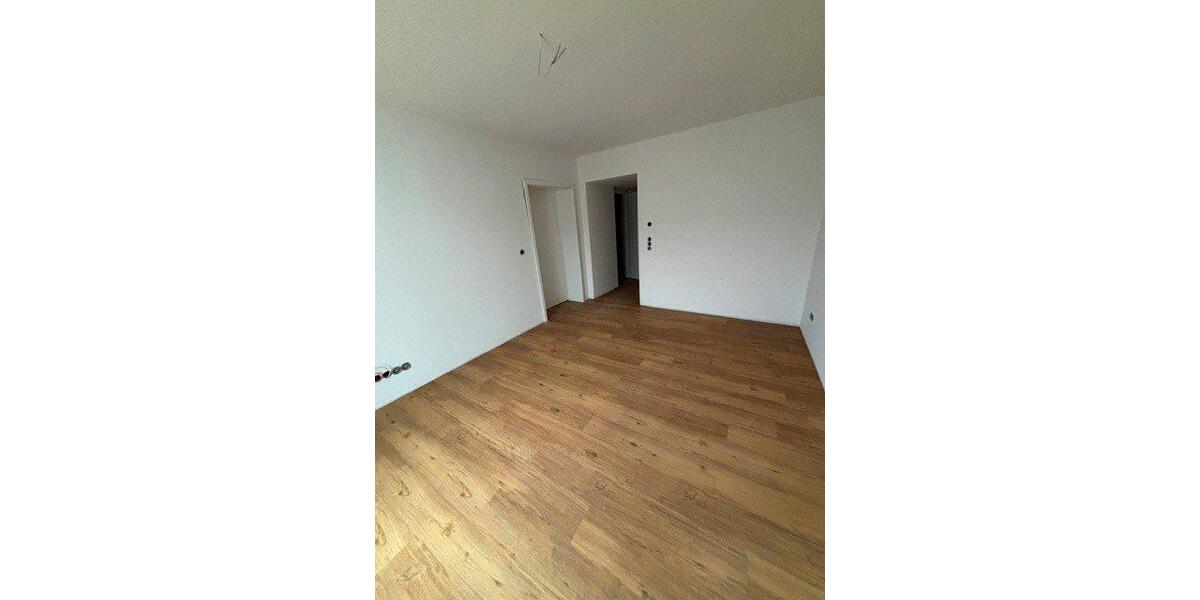 Erdgeschoßwohnung Creußen - 3 Zimmer, 68 m&sup2;, 710&euro; | Angebot:27585520
