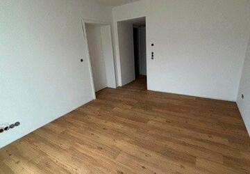 Wohnung Creußen - 3 Zimmer, 68 m&sup2;, 710&euro; | Angebot:27585520