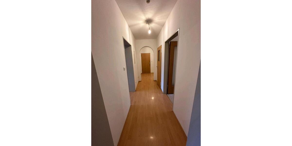 Etagenwohnung Creußen - 3 Zimmer, 75 m&sup2;, 925&euro; | Angebot:27542087