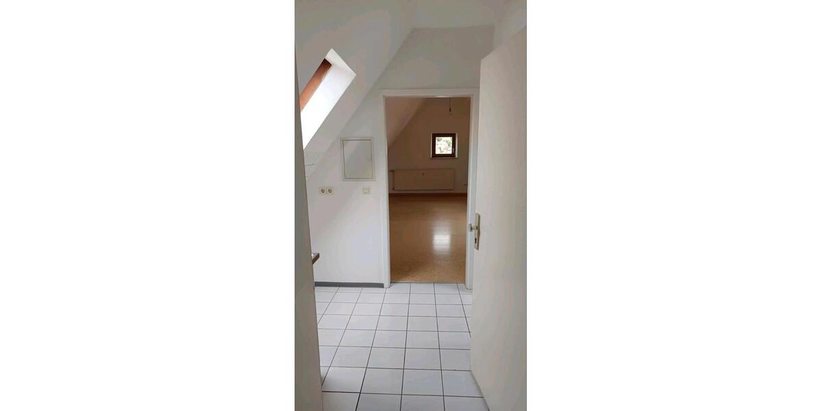 Dachgeschoßwohnung Auerbach in der Oberpfalz - 1 Zimmer, 30 m&sup2;, 360&euro; | Angebot:27567923